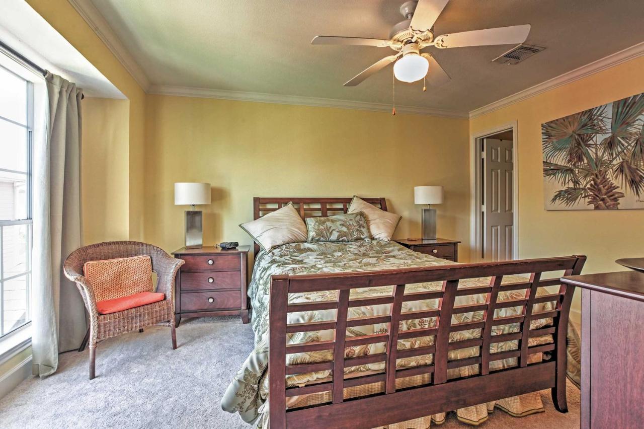 Colorful Galveston Retreat Steps From Beach And Pool المظهر الخارجي الصورة
