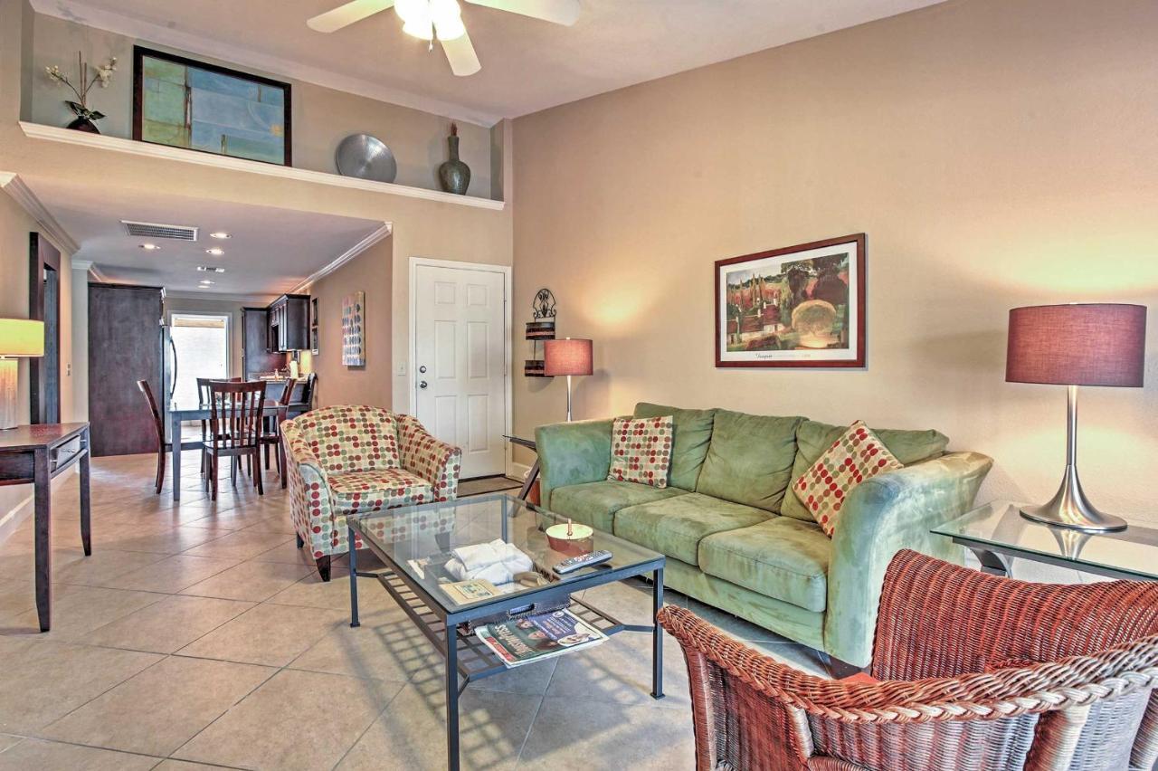 Colorful Galveston Retreat Steps From Beach And Pool المظهر الخارجي الصورة