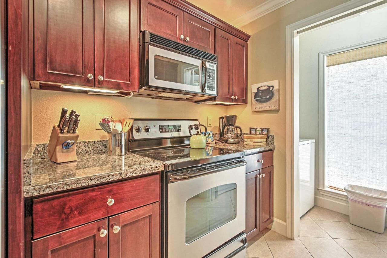 Colorful Galveston Retreat Steps From Beach And Pool المظهر الخارجي الصورة