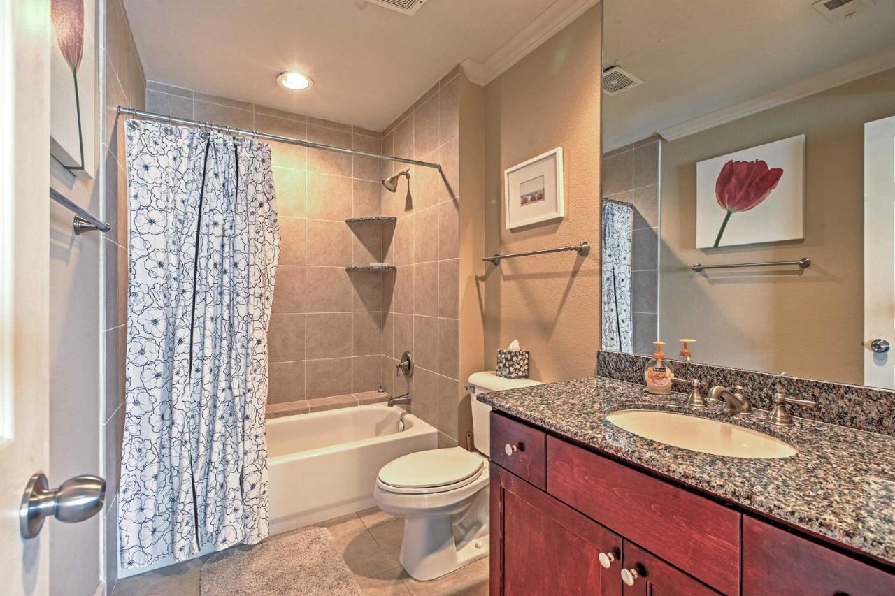 Colorful Galveston Retreat Steps From Beach And Pool المظهر الخارجي الصورة